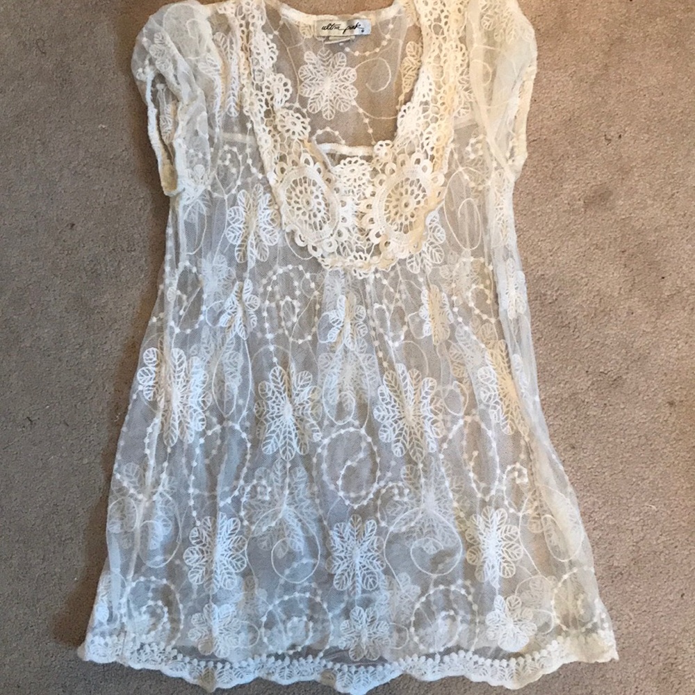 Lace overlay tee